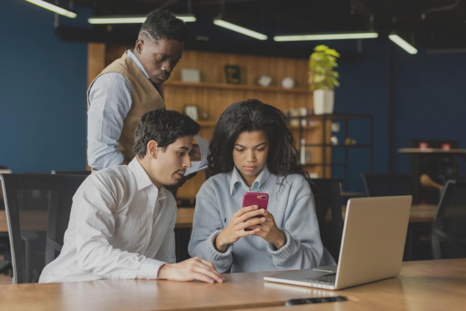 Analyse de données financières sur écrans multiples