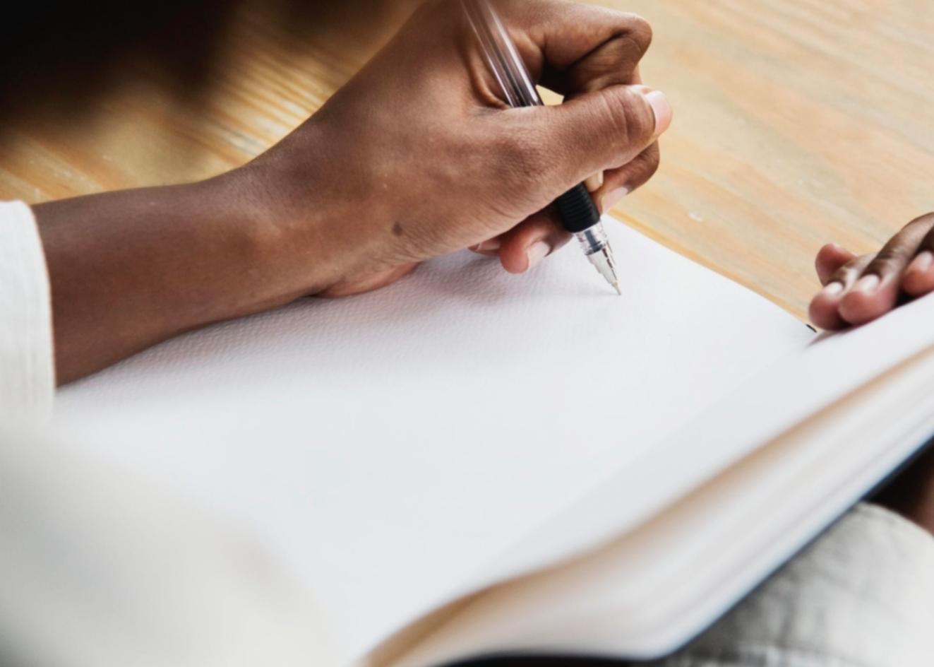 Étudiants participant à un entretien d'admission pour le programme de formation financière